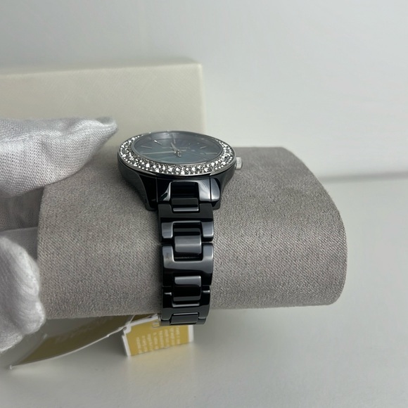 Michael kors women watch - Picture 9 of 11